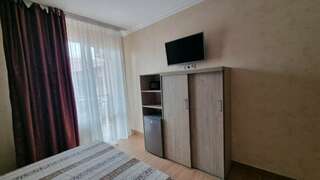 Мини-отель Версаль Адлер Двухместный номер с 1 кроватью или 2 отдельными кроватями-6