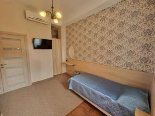 Мини-отель Версаль Адлер Двухместный номер с 2 отдельными кроватями-2